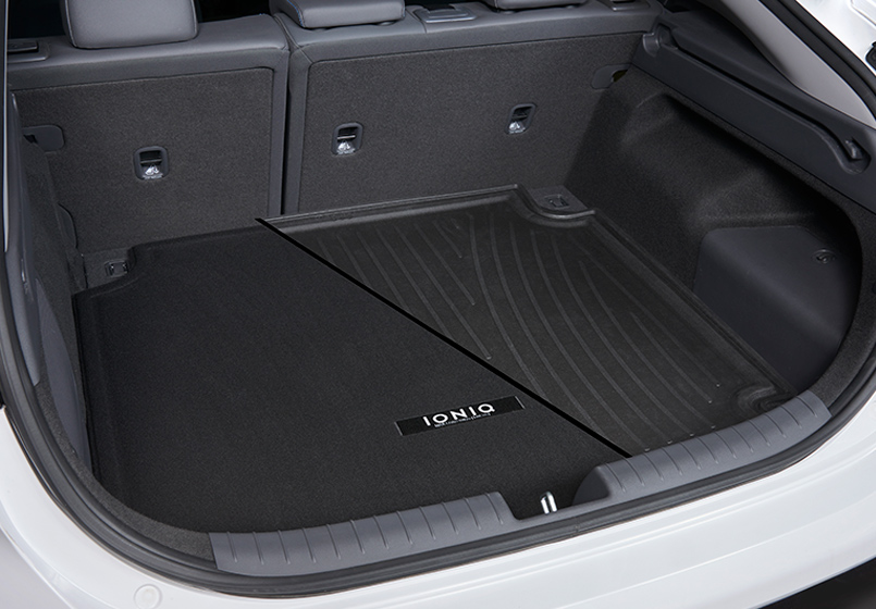 Reversible Cargo Tray