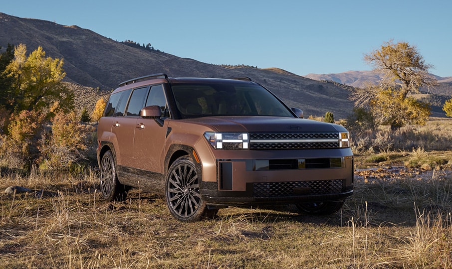 Front exterior view of the Hyundai SANTA FE