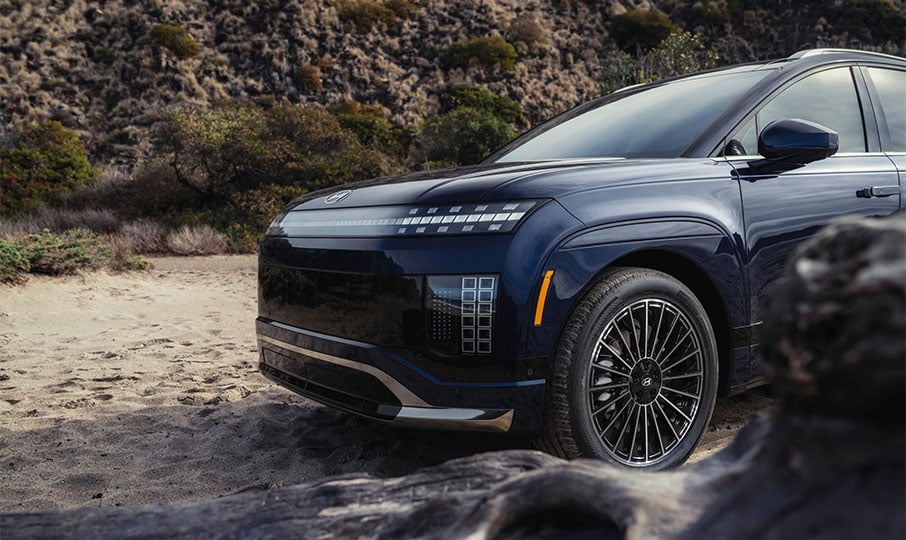 Front exterior view of Hyundai IONIQ 9