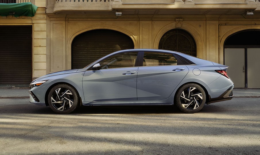 Side exterior view of the Hyundai ELANTRA