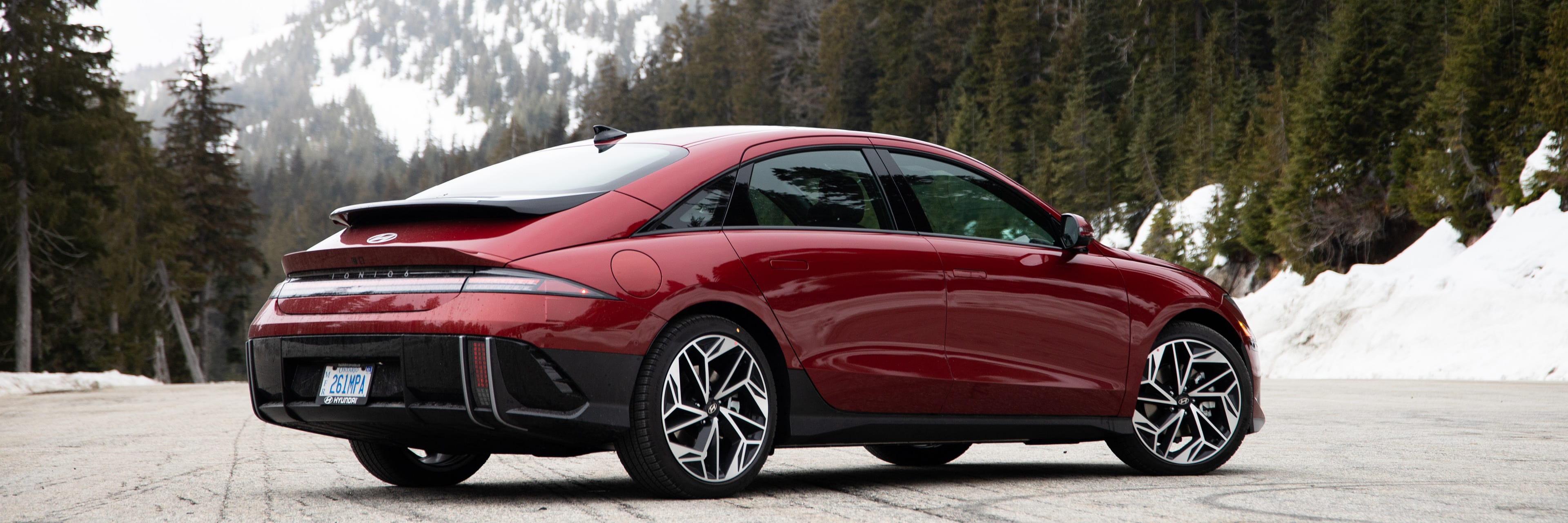 La Hyundai IONIQ 6 élue Voiture de l'année par L'Annuel de l'Automobile 2024
