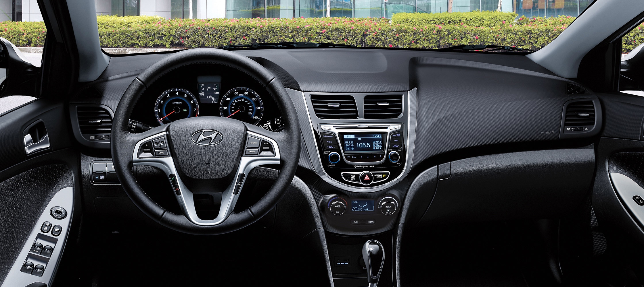Le volant dans la Hyundai Accent berline 2017