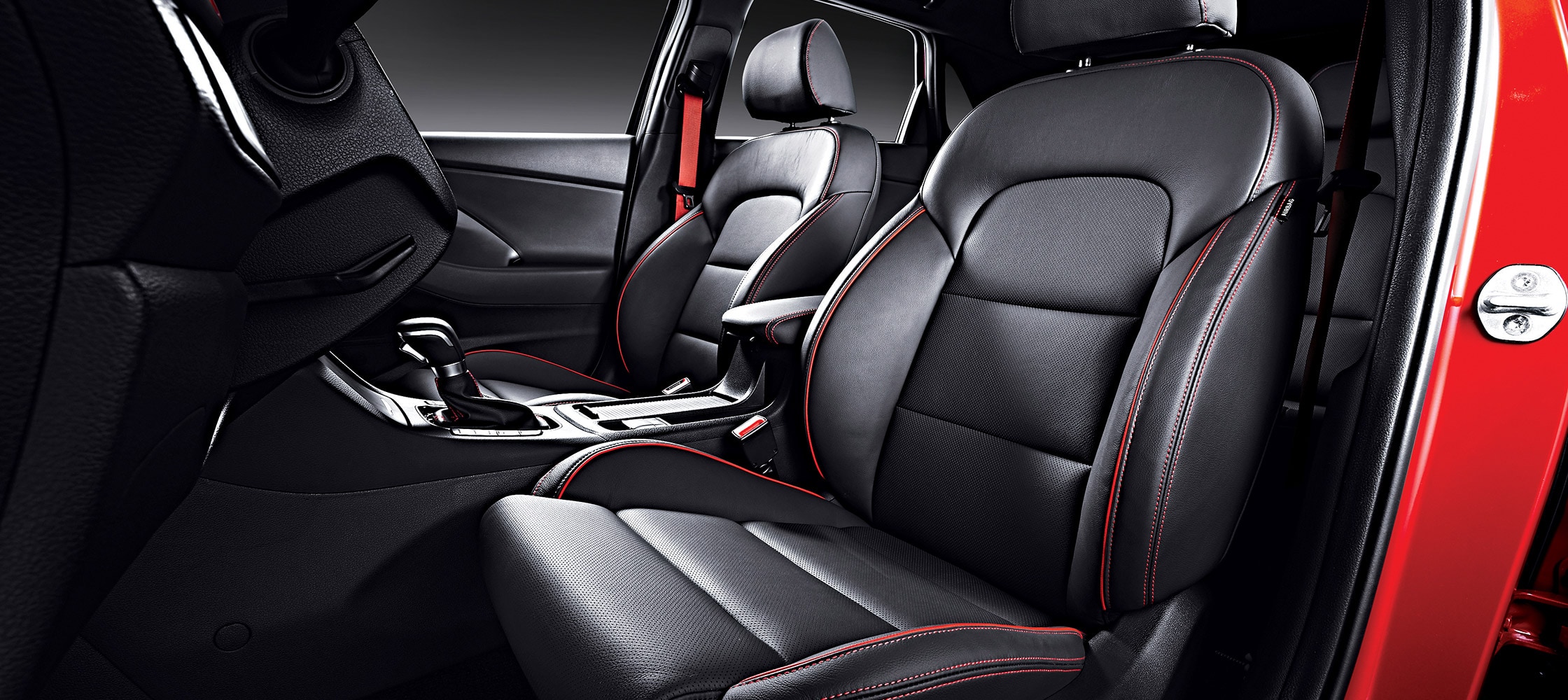 Photo of Hyundai's 2018 Elantra GT ventilated front seats