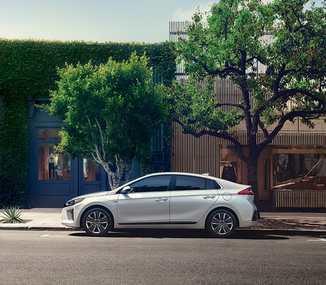 IONIQ Hybrid Highlights  Eco Cars - Hyundai Worldwide