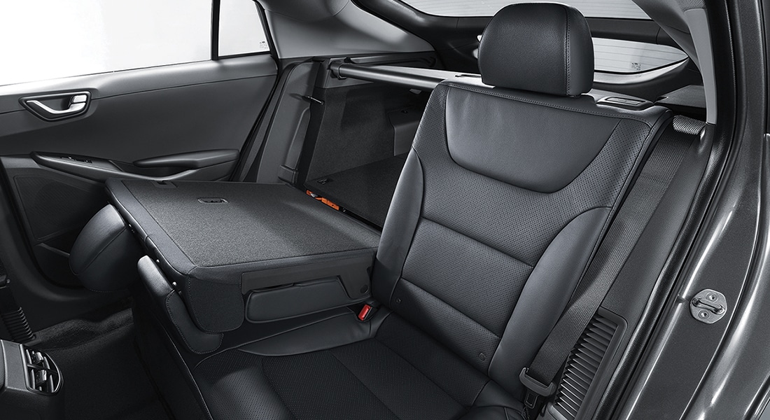 60/40 split fold down rear seats of the 2020 IONIQ Hybrid