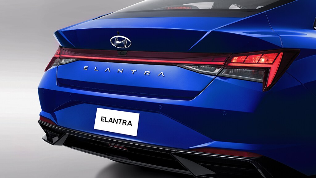 2021 Elantra Stay connected and protected. Hyundai Canada