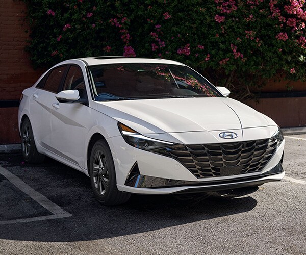 2022 Elantra Hybrid Discover the ELANTRA Hybrid. Hyundai Canada