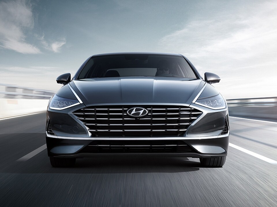 Front grille view of 2022 SONATA
