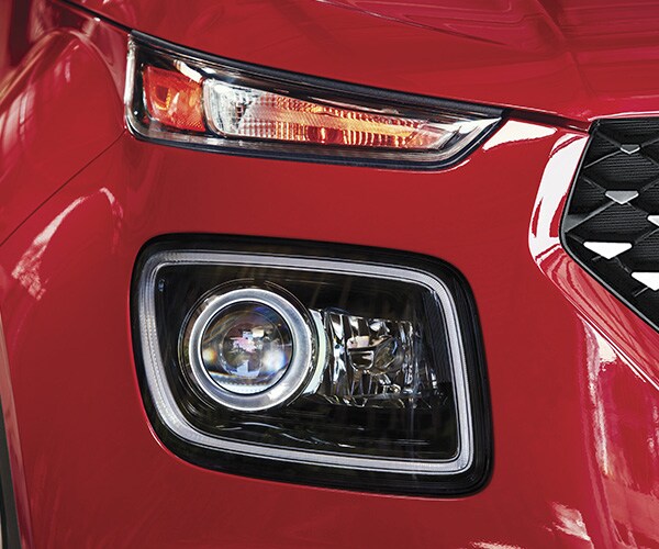 Phares à DEL d'un VENUE 2022 rouge