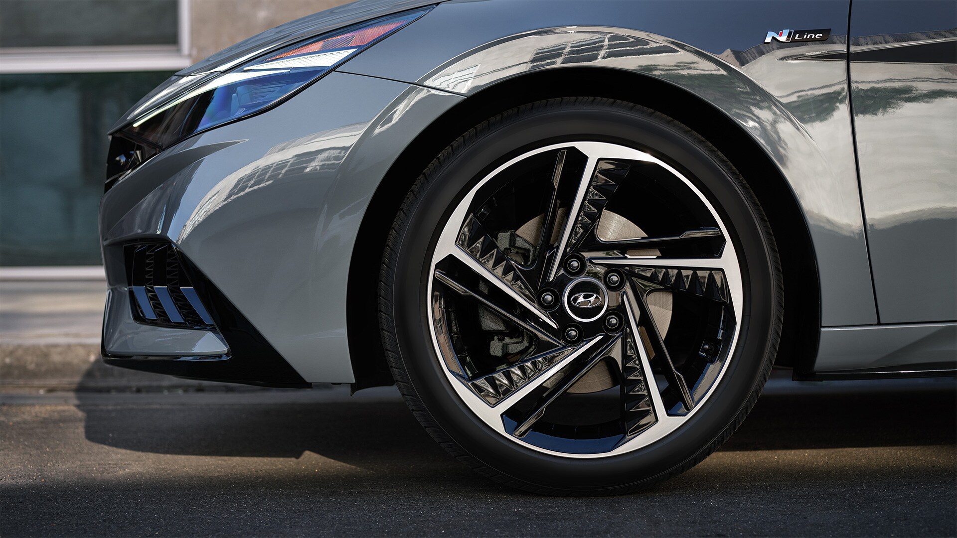 2023 Elantra Stay connected and protected. Hyundai Canada