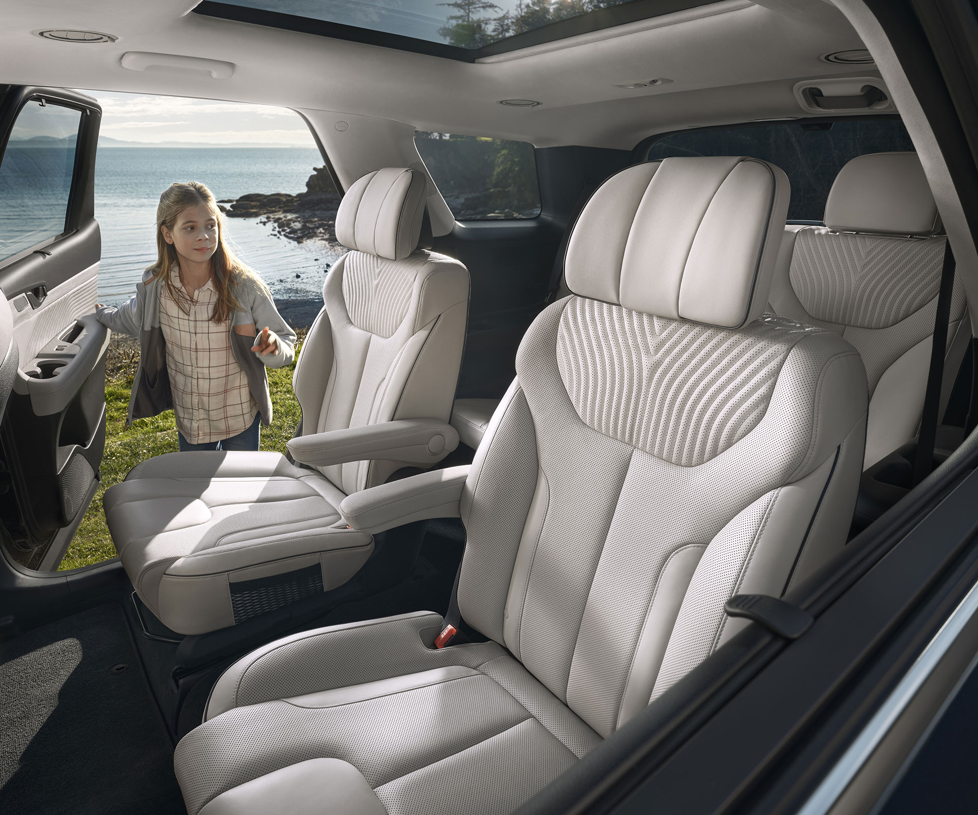 2023 Palisade The room to move you. Hyundai Canada
