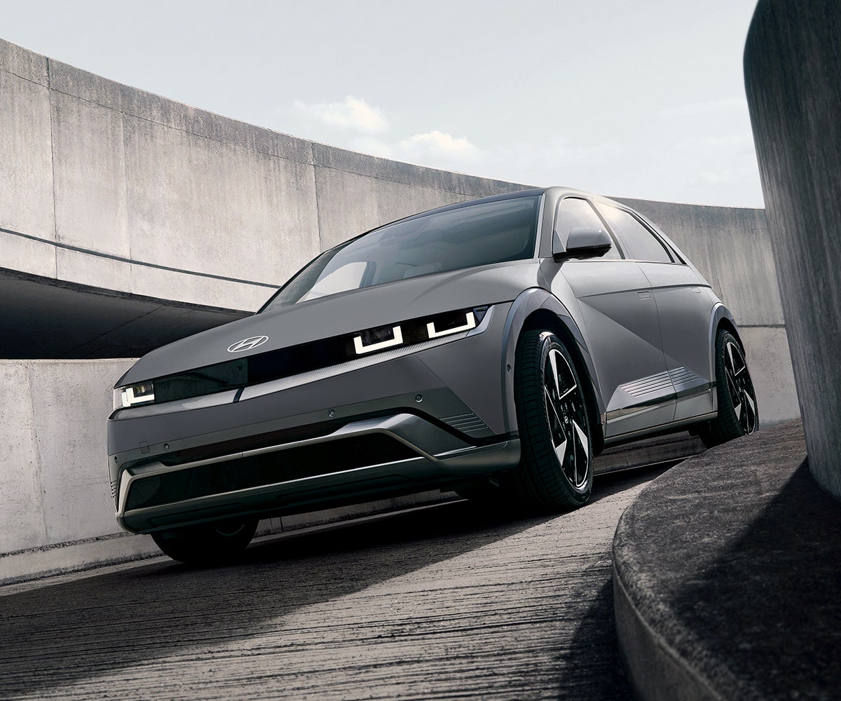 Official Hyundai Canada front three-quarter image of a grey 2026 IONIQ 5