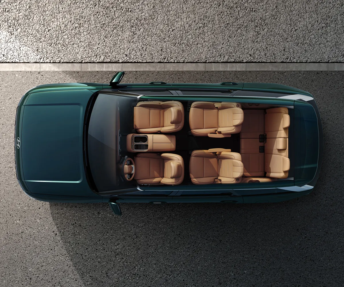 Overhead view of the available seven-passenger configuration with Captain's chairs in a 2027 Hyundai Palisade