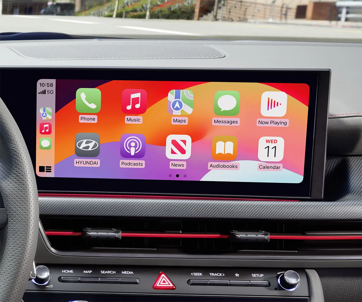 Apple CarPlay&trade; and Android Auto&trade;