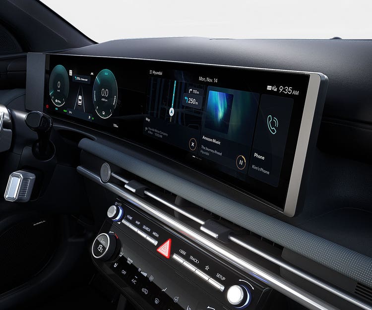 Standard 12.3&#34; Infotainment touch screen