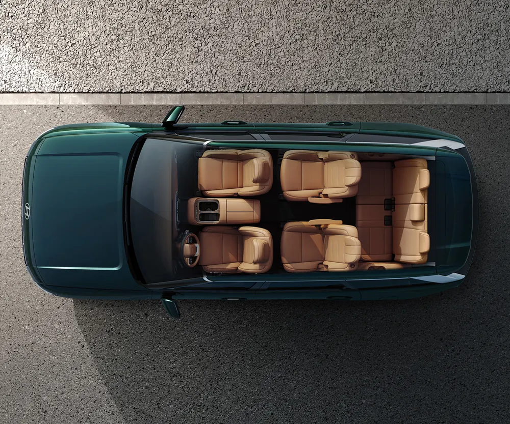 Overhead view of the available seven-passenger configuration with Captain's chairs in a 2027 Hyundai Palisade