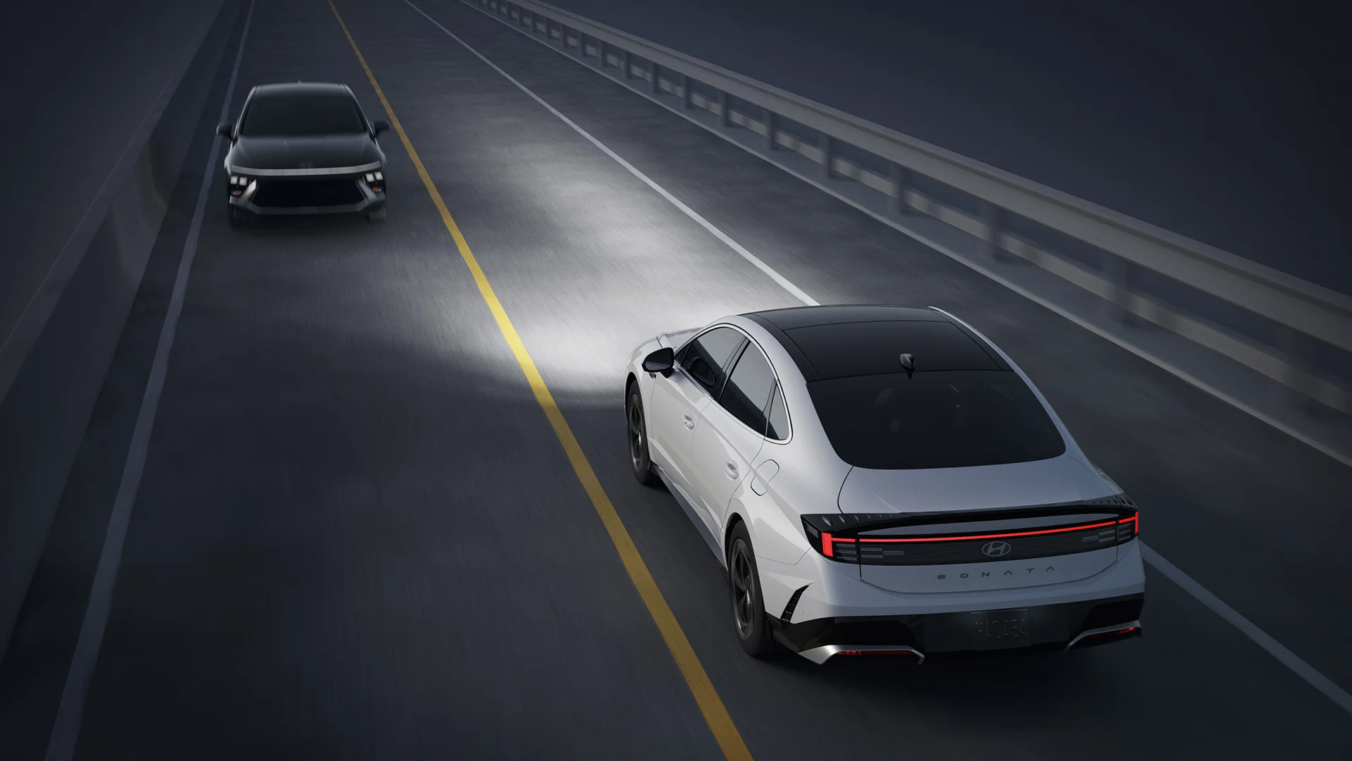 Using the front-mounted camera and light detection technology, standard High Beam Assist provides an extra level of convenience by automatically switching between high and low beams when traffic is detected ahead.