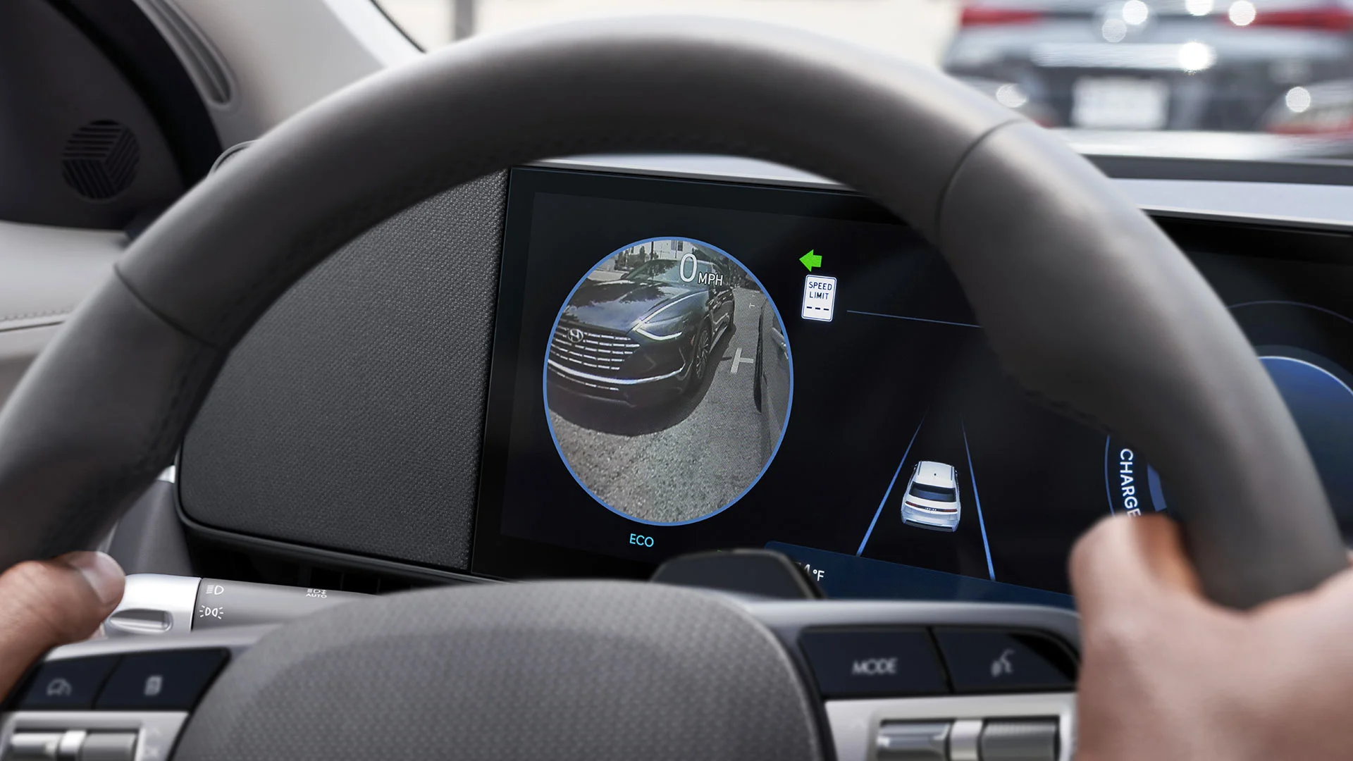 Blind-spot View Monitor displays the rear blind spot area of the vehicle in the cluster when the turn signal is turned on to help safely change lanes.