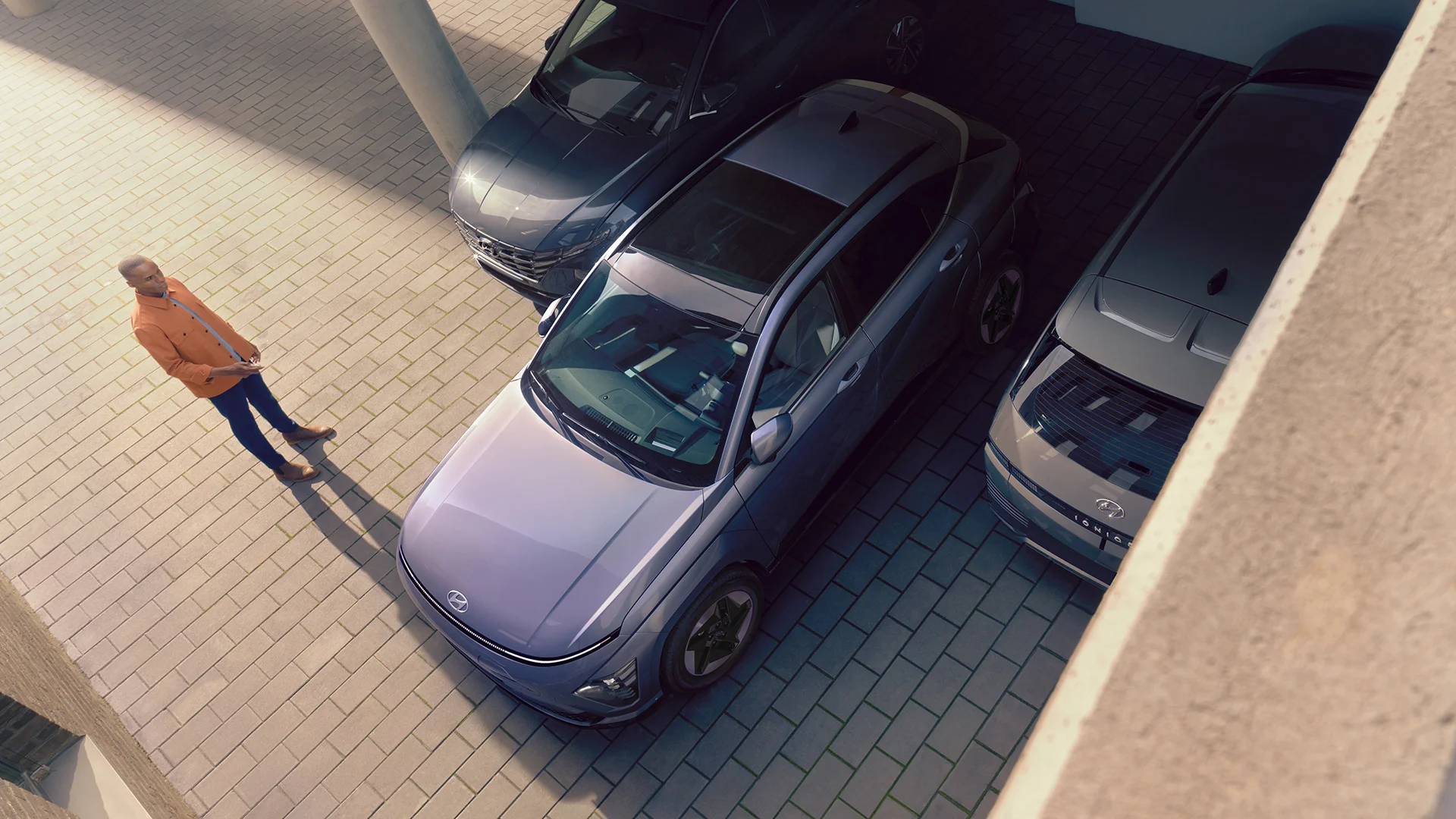 If someone parked too close to you, there’s now a way for you to move your car while you’re standing outside your vehicle, your KONA EV. 