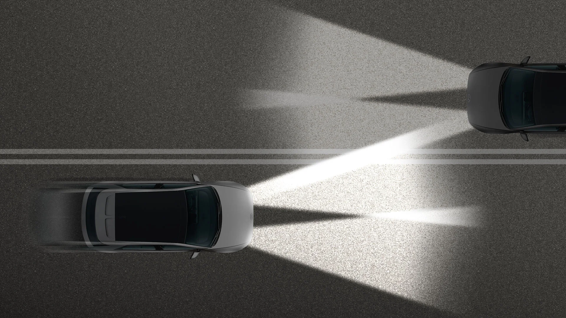 Using the front-mounted camera and light detection technology, the High Beam Assist automatically switches between high and low beams when traffic is detected ahead for added convenience. 